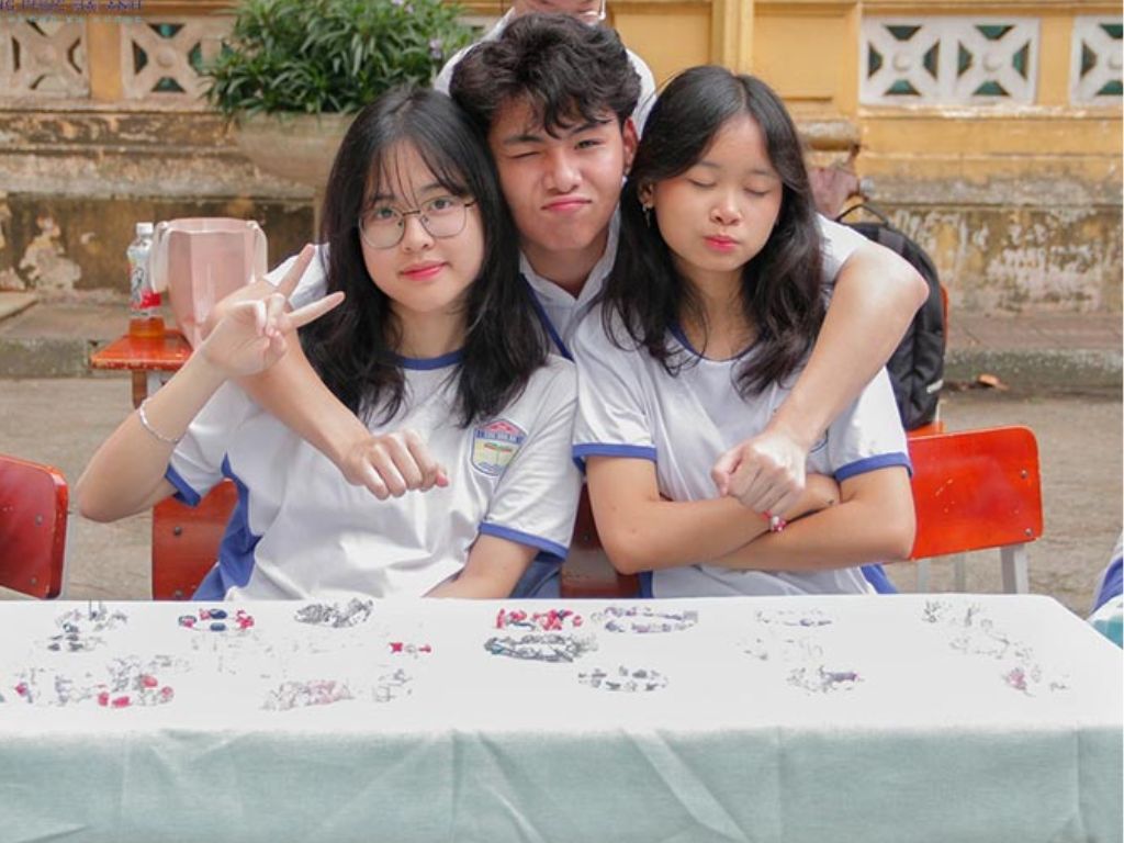 Thiết kế của đồng phục trường THCS Chu Văn An Hà Nội luôn đặt yếu tố năng động