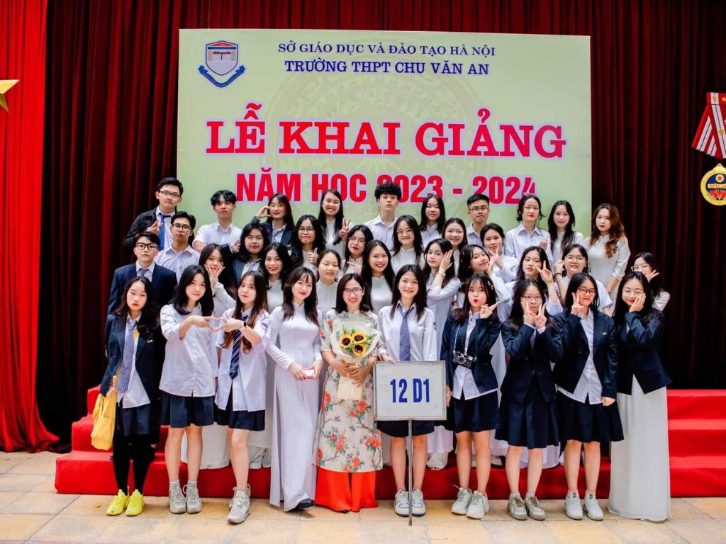 Mọi học sinh cần tuân thủ nghiêm túc các quy định khi mặc đồng phục