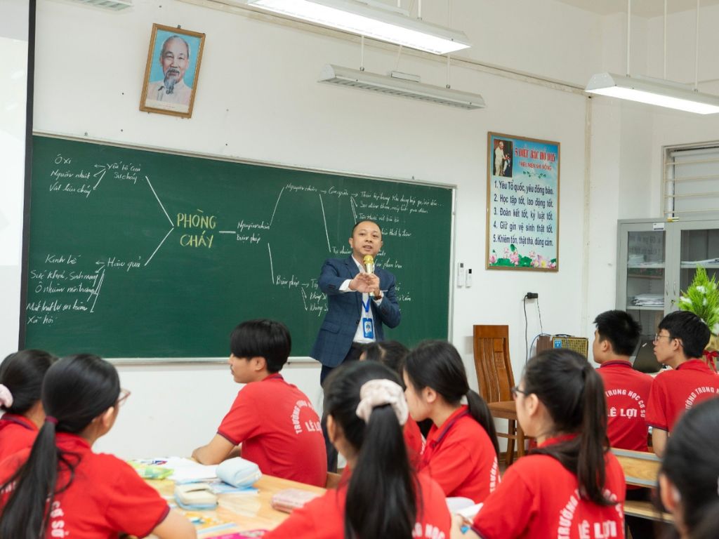 Áo polo là thành phần chính của bộ đồng phục