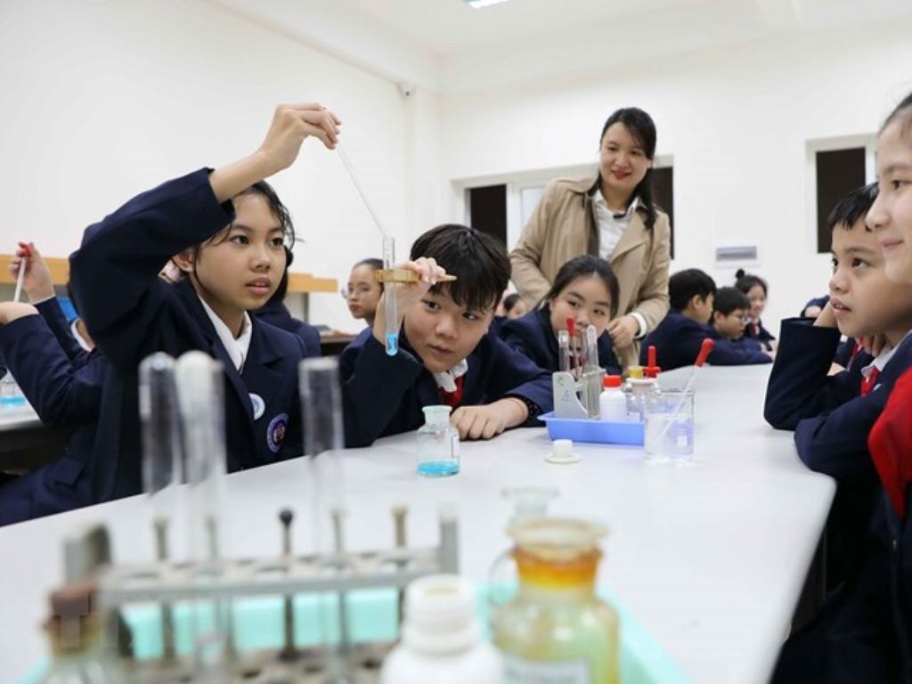 Học sinh cần tuân thủ nghiêm ngặt các quy định khi mặc đồng phục trường