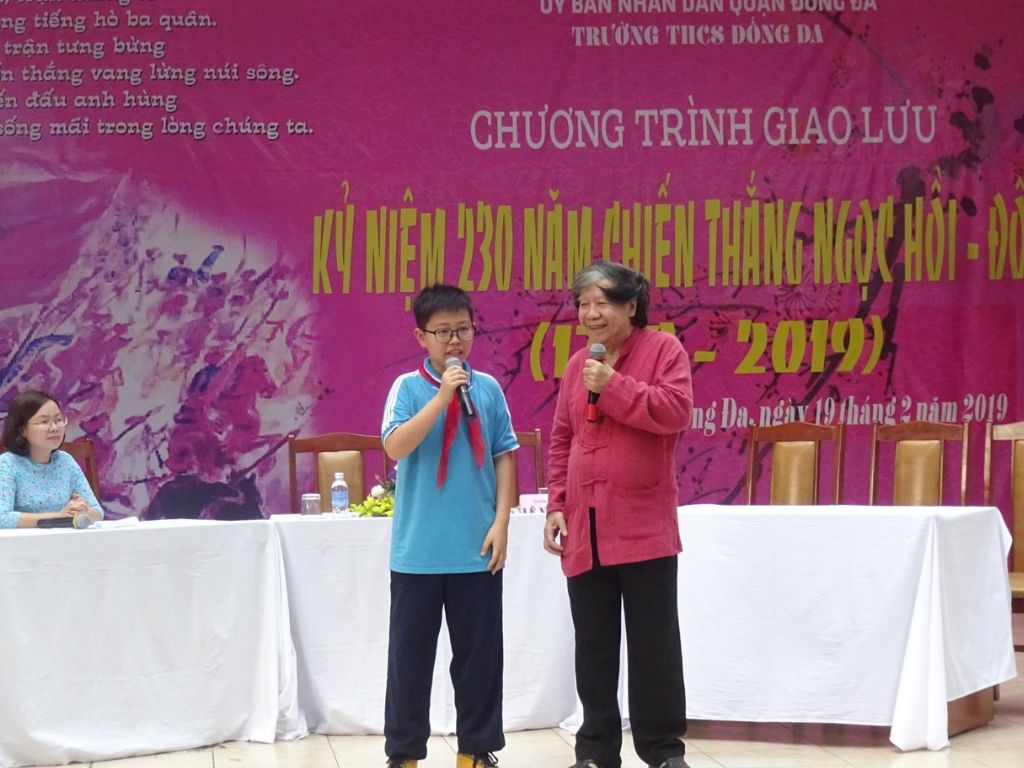 Đối với các giờ học thể dục, học sinh sử dụng bộ đồng phục riêng biệt