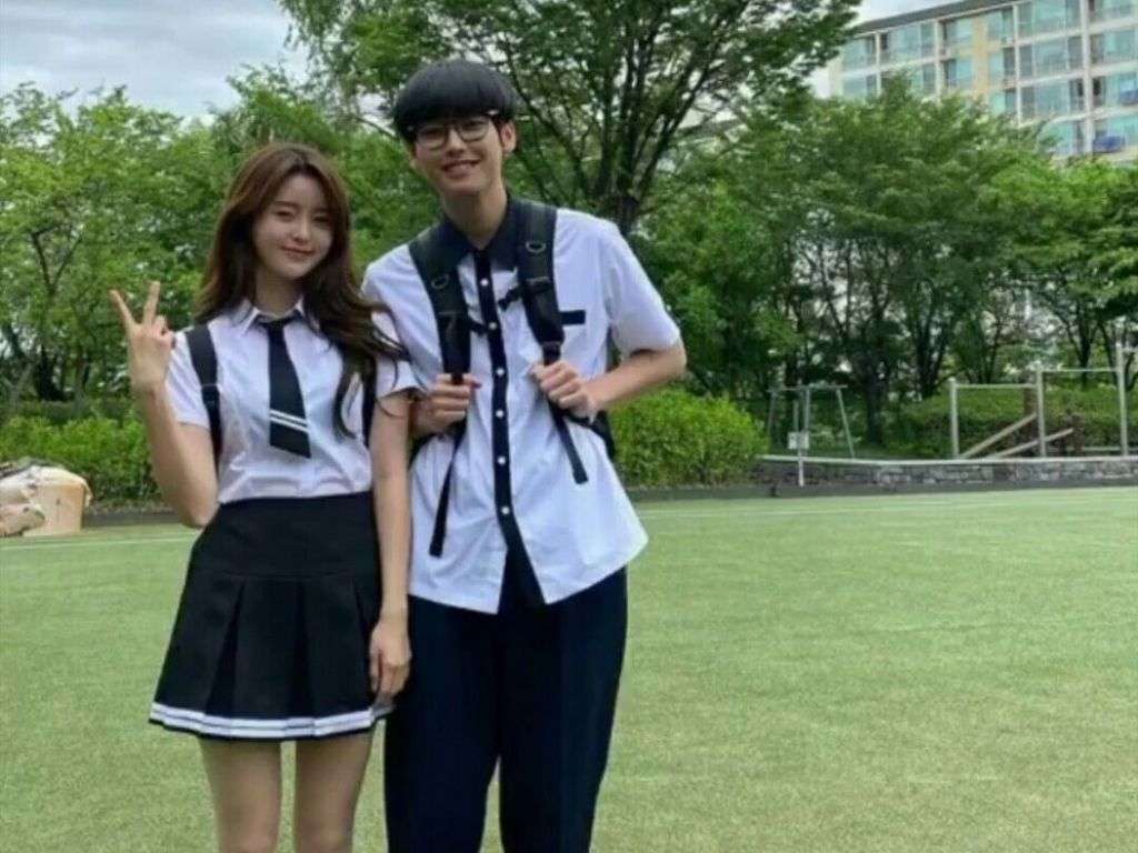 Phong cách Idol Stage gốm áo sơ mi đi kèm cà vạt sang trọng