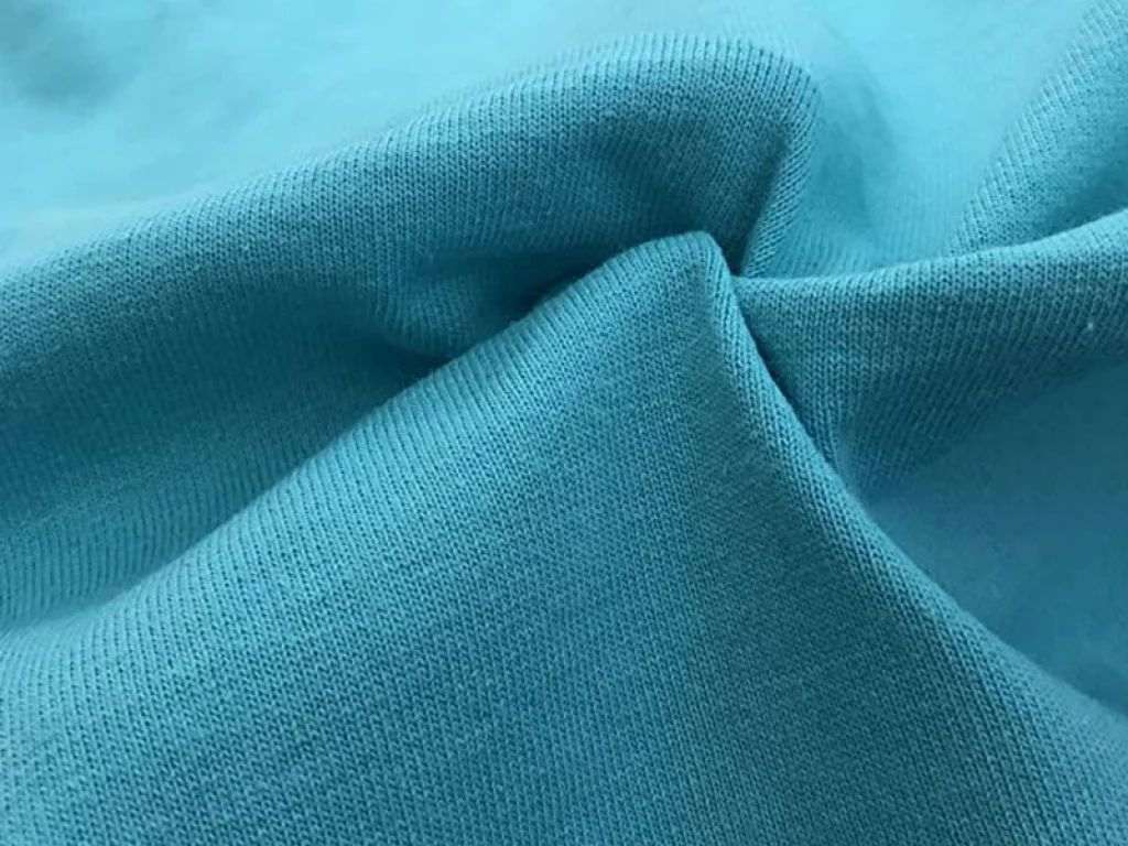 Bạn có thể tự may để chọn được loại vải chất lượng