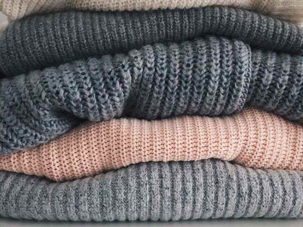 Áo gile bạn hãy sử dụng vải len để giữ ấm