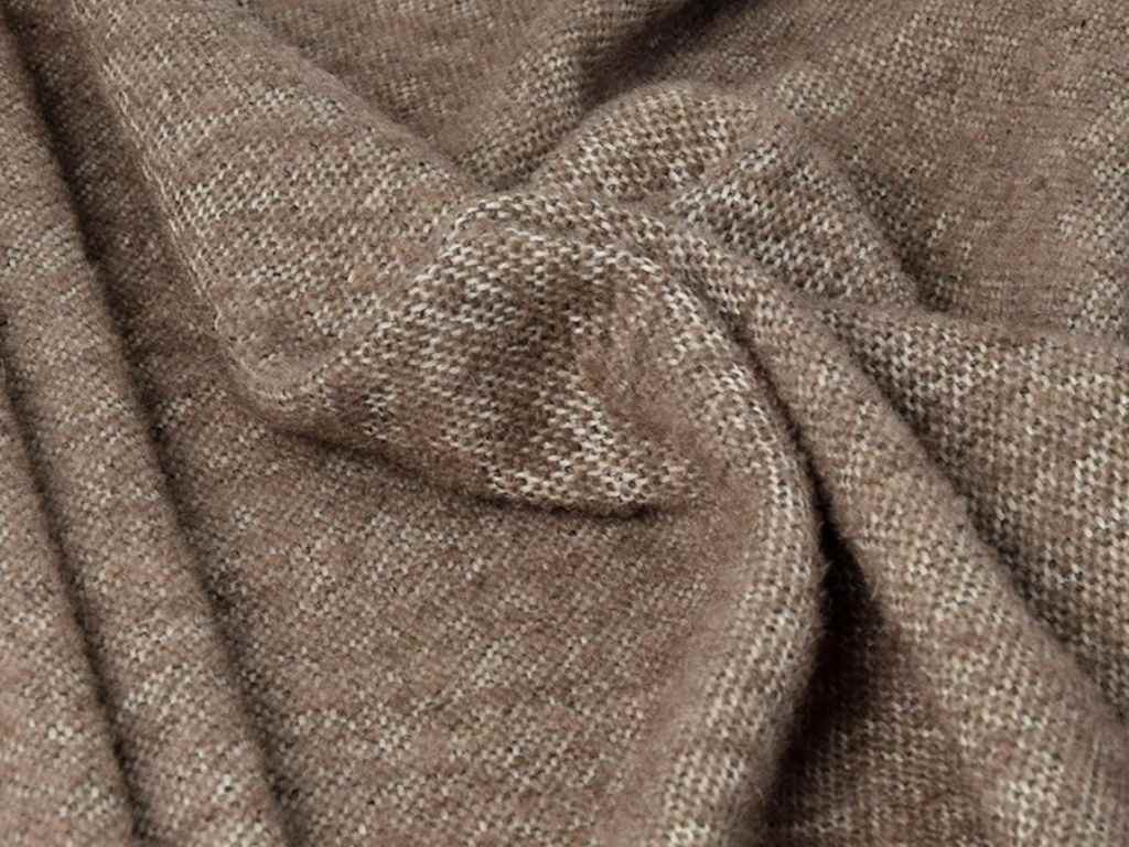 Bạn nên ưu tiên vải len khi chọn đồng phục học sinh Hàn Quốc mùa đông