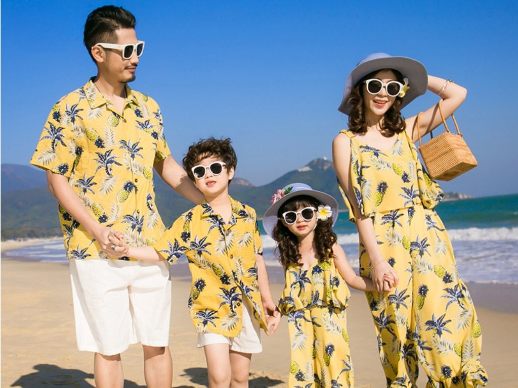 Đồng phục kiểu cùng hoạt tiết và khác kiểu dáng thể hiện sự tinh tế trong phối đồ