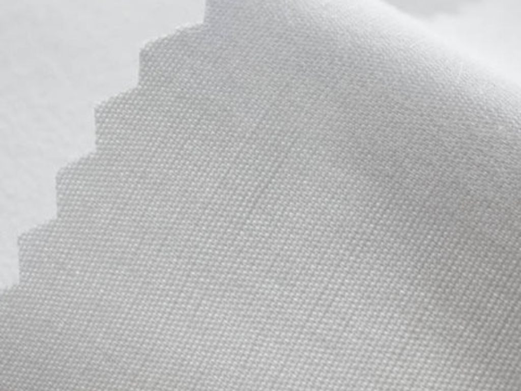 Poplin mỏng là lựa chọn phù hợp khi may đồng phục học sinh Hàn Quốc mùa hè