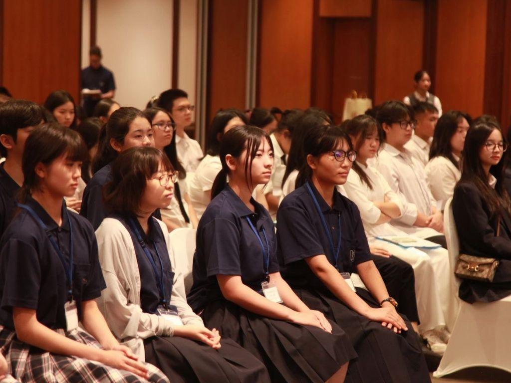 Đồng phục nữ sinh Nhật cần đảm bảo sự gọn gàng và chỉnh chu