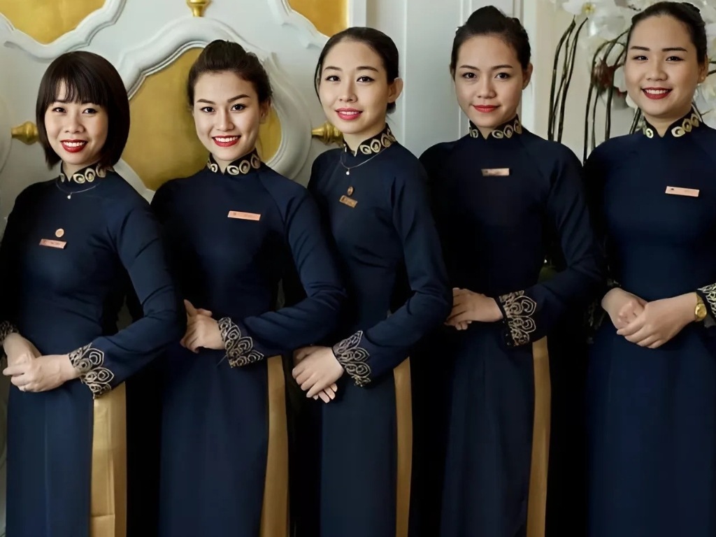 Đồng phục khách sạn phong cách sang trọng thể hiện sự đẳng cấp thương hiệu