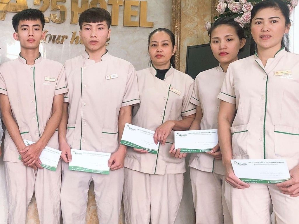 Đồng phục buồng phòng khách sạn có kiểu dáng thoải mái