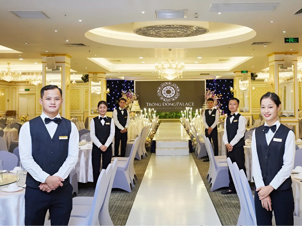 Mẫu trang phục cho nhà hàng phải có thiết kế phù hợp với phong cách nhà hàng