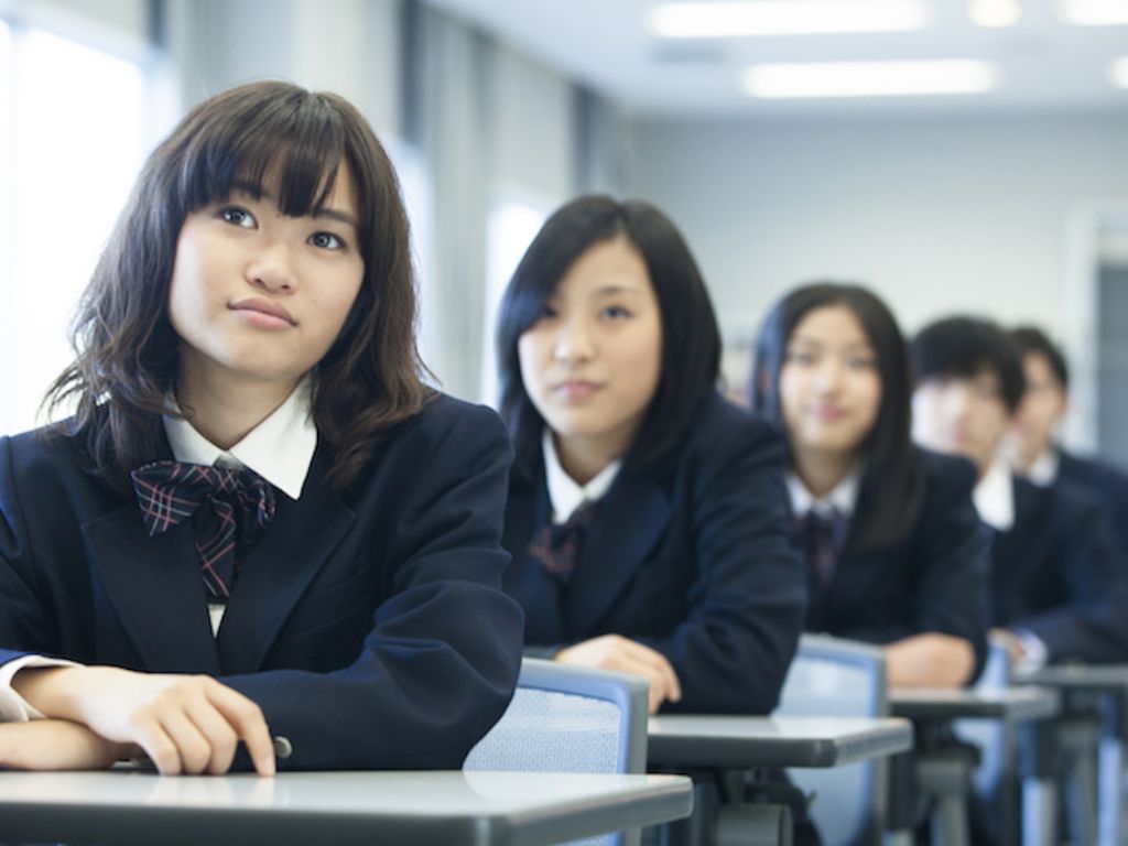 Kiểu blazer đơn giản rất phổ biến cho đồng phục cấp 2