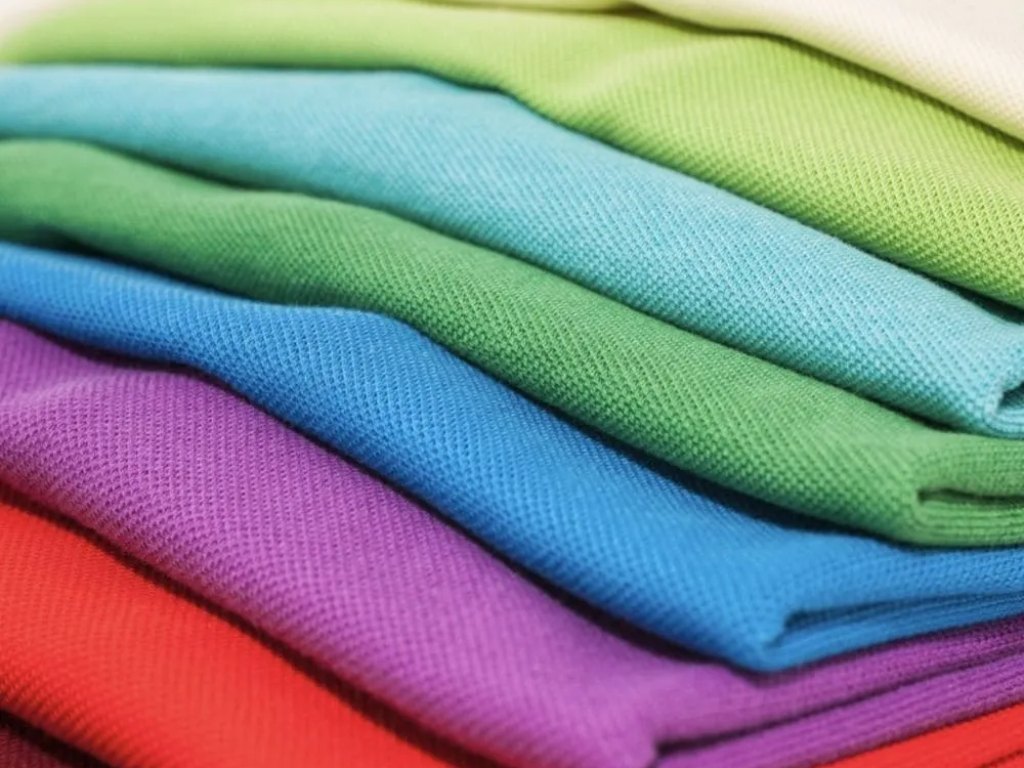Vải Lacoste (vải cá sấu) được ưa chuộng nhất cho áo polo đồng phục