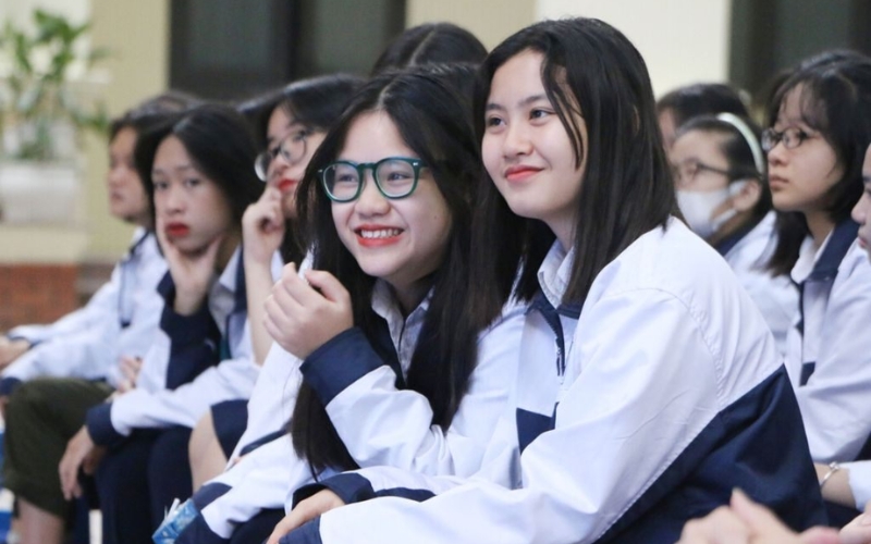 Mẫu mã đồng phục phải phù hợp với học sinh