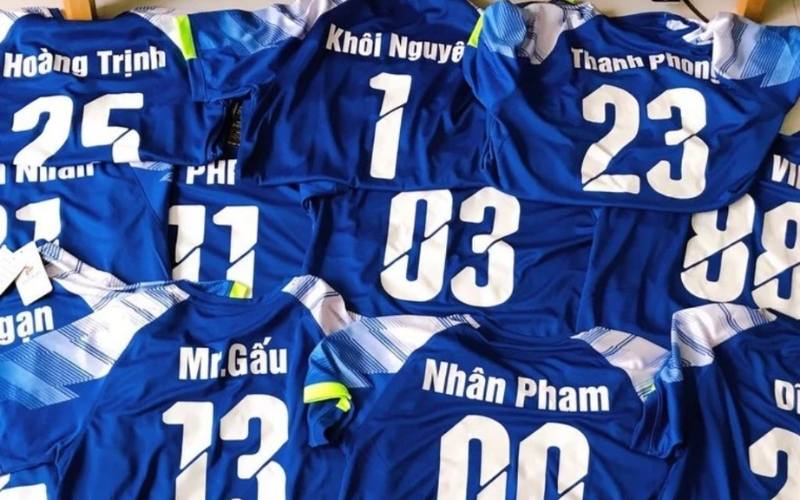 Việc lựa chọn kỹ để có tên in áo hay nhất giúp áo đá banh của bạn độc đáo hơn
