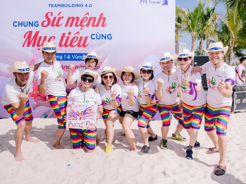 Mẫu áo đồng phục team building phong cách trẻ trung, vui vẻ