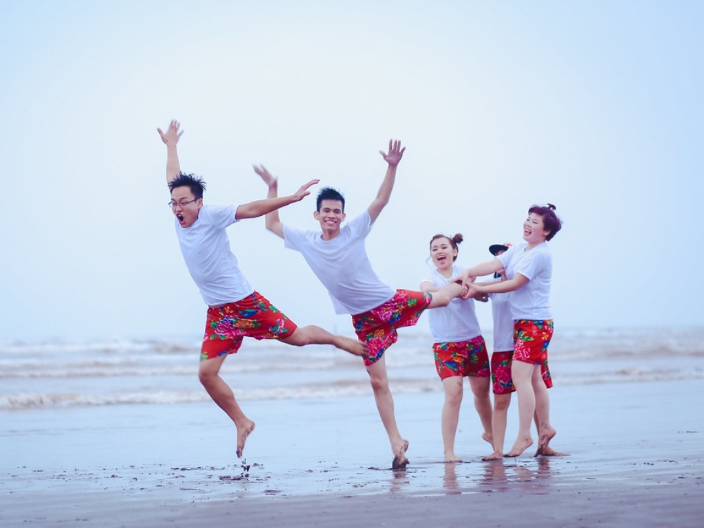 Bạn nên chọn kiểu dáng áo thoải mái cho hoạt động team building ngoài trời