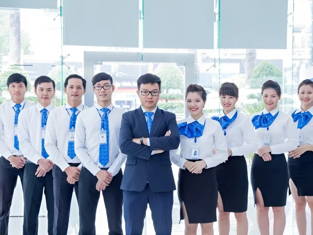 Đồng phục công sở có thiết kế lịch sử và trang nhã