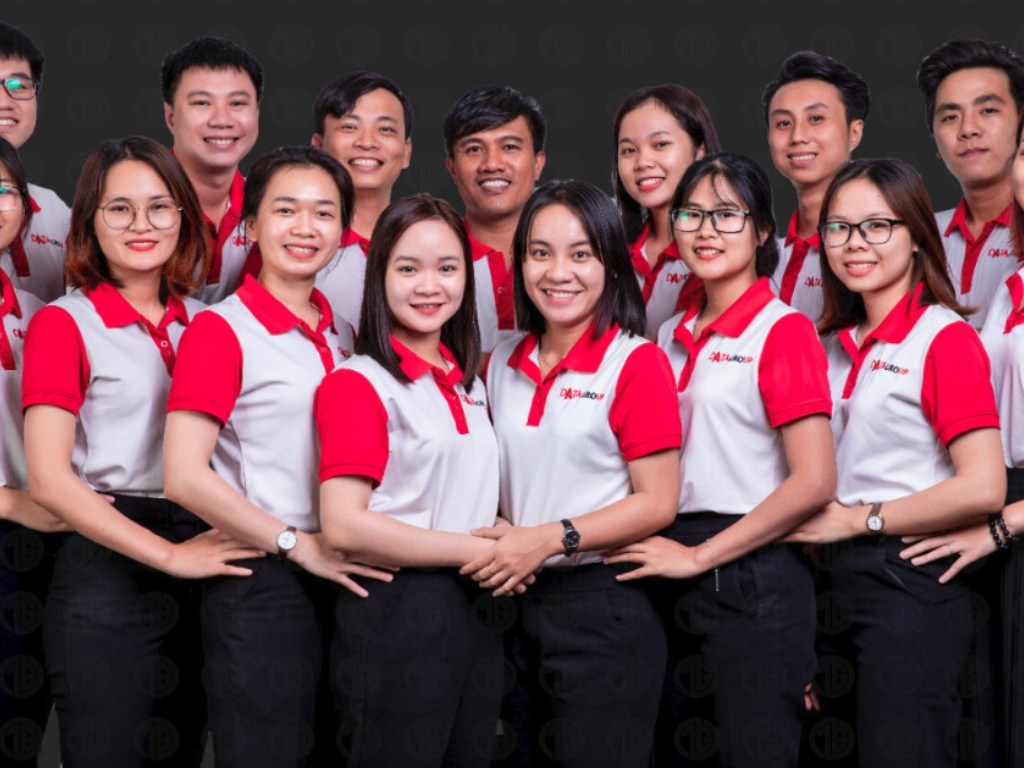 Mẫu áo đồng phục kiểu polo mang đến vẻ ngoài lịch sự, chỉn chu