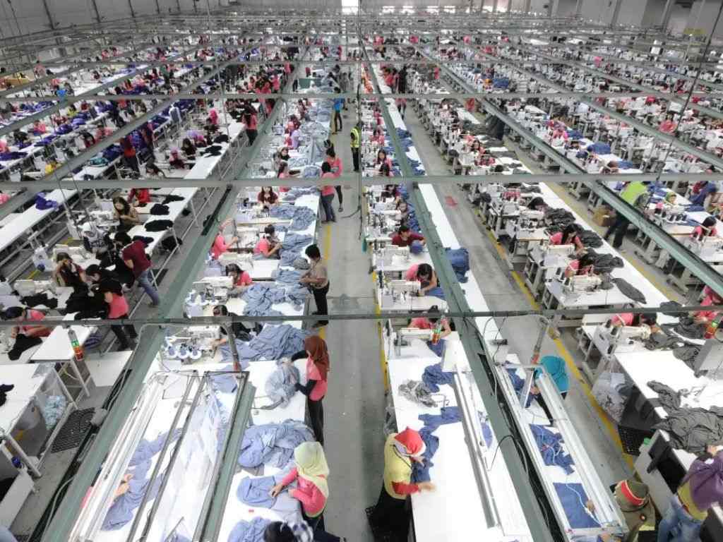 Quy mô sản xuất là một phần quan trọng khi chọn xưởng may áo thun