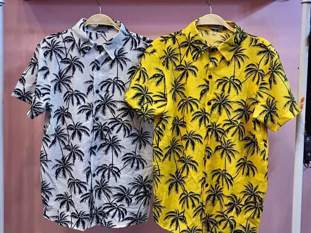 Áo sơ mi cây dừa có bề mặt ít xù lông sẽ hạn chế tình trạng cát dễ bám vào áo