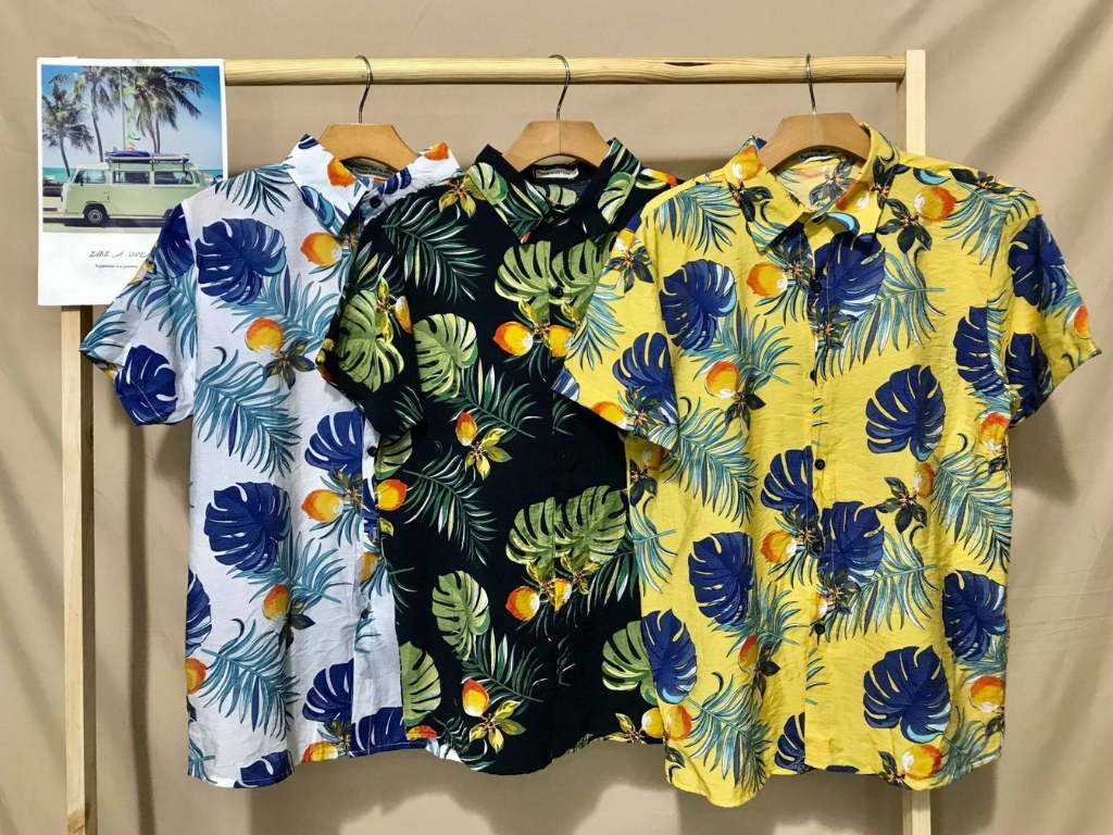 Áo Hawaii có các họa tiết sặc sỡ, nổi bật được lấy cảm hứng từ thiên nhiên