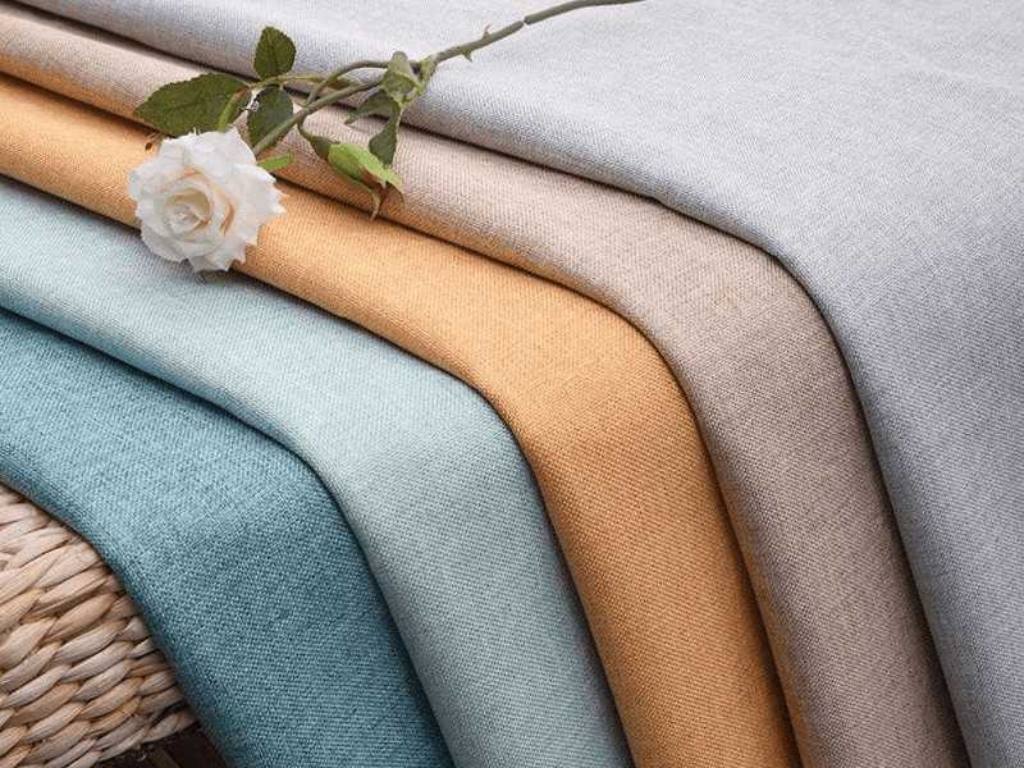 Vải linen luôn là ứng cử viên hàng đầu cho trang phục mùa hè