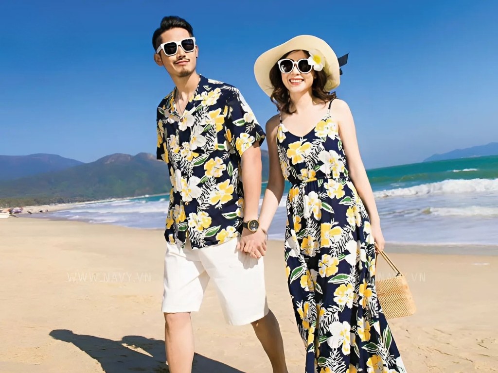 Bạn nên chọn họa tiết hoa bản vừa hoặc lớn một chút cho dáng người hơi đầy đặn