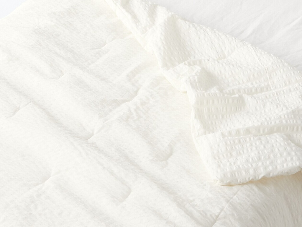 Vải seersucker là lựa chọn độc đáo mà vẫn đảm bảo thoáng mát