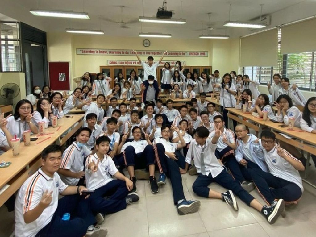 Bộ đồng phục trường Ams là biểu tượng cho trí tuệ