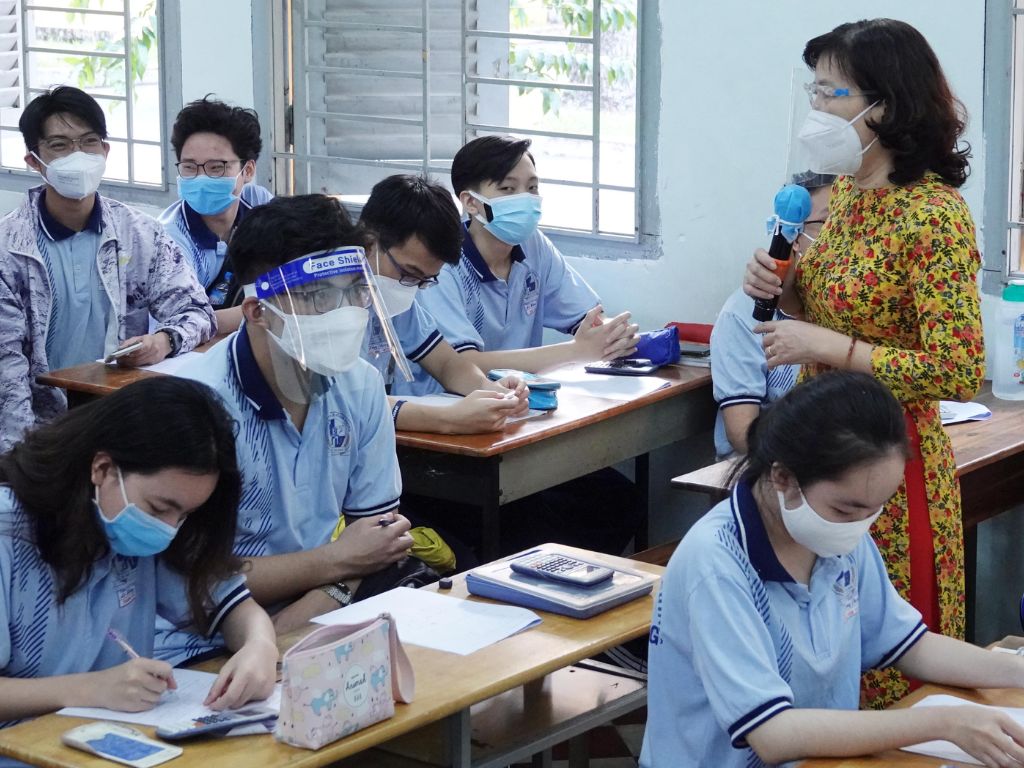 Các trường ngày càng quan tâm hơn đến việc lựa chọn vải thoáng mát