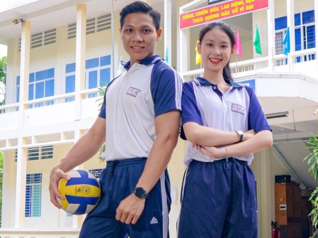 Bộ đồng phục thể thao ưu tiên sự thoải mái và năng động