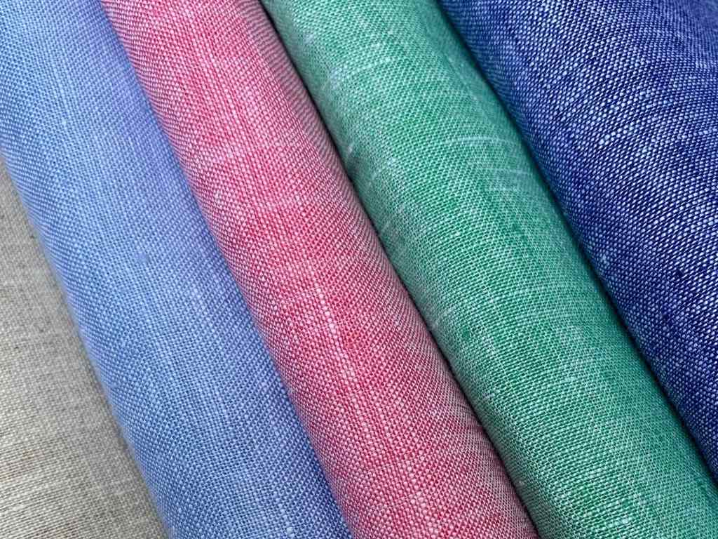 Vải linen có độ nhăn nhẹ đặc trưng tạo nên nét sang trọng, phóng khoáng