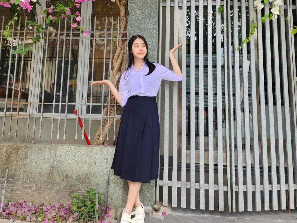 Bạn nên ưu tiên sự thoải mái khi chọn chân váy học sinh cấp 2