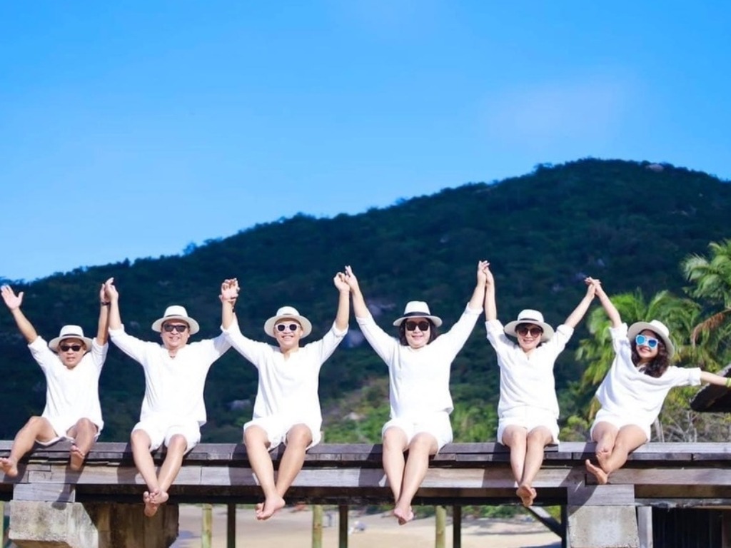Ưu điểm của set áo và quần là bạn có thể tách lẻ và tạo ra nhiều outfit mới