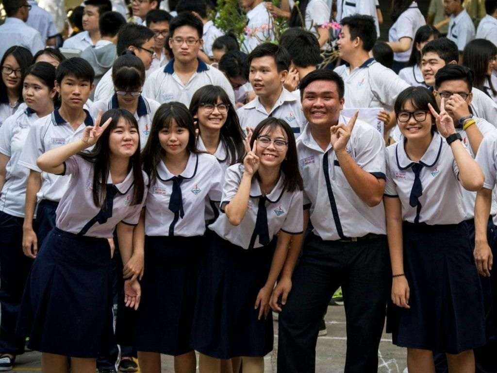 Trang phục học sinh nam cần phẳng khi mặc