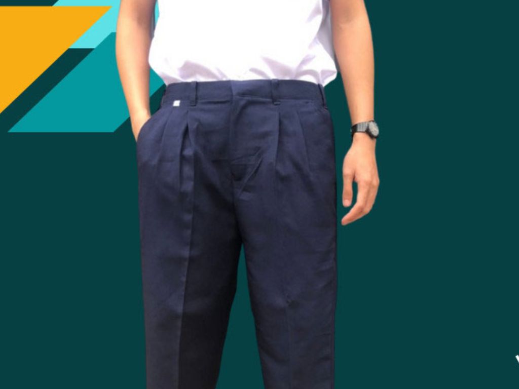 Có xếp ly ở trước tạo điểm nhấn cho quần của bạn