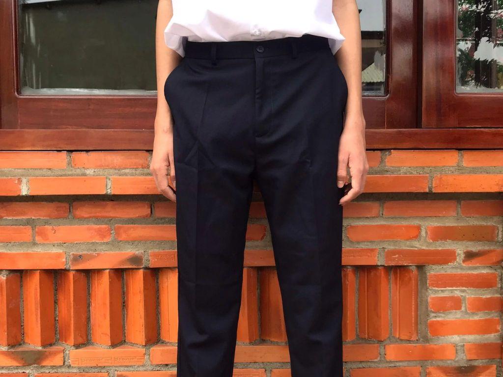 Quần tây học sinh giúp trẻ trông thanh lịch