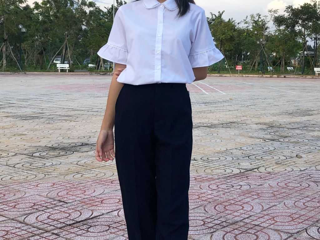 Quần xanh áo trắng thể hiện nét thanh lịch của học sinh