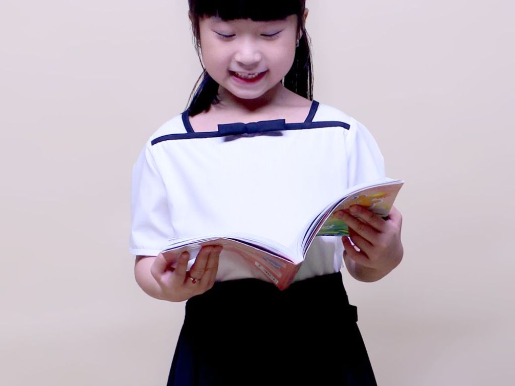 Một chiếc váy đẹp cho học sinh cấp 2 nên có kiểu dáng không quá bó sát