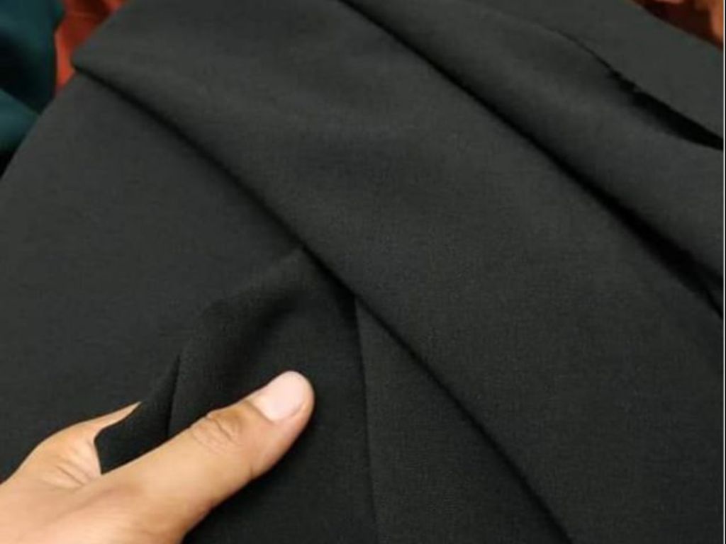 Chất liệu vải chất lượng cao cũng góp phần không nhỏ tạo nên một chiếc váy đẹp