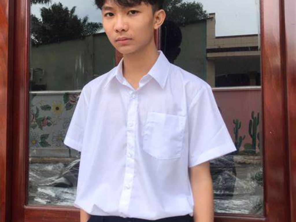 Những chi tiết nhỏ trong quá trình hoàn thiện như túi áo