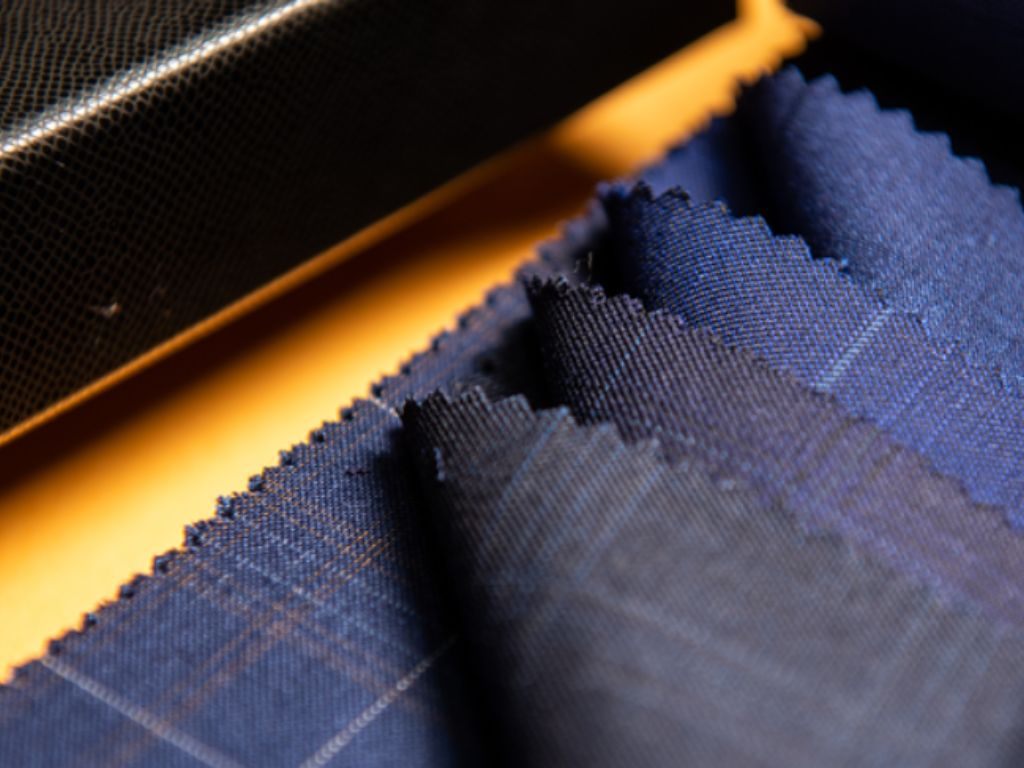 Một chất liệu vải may đồ bộ lý tưởng cần có khả năng thấm hút mồ hôi tốt