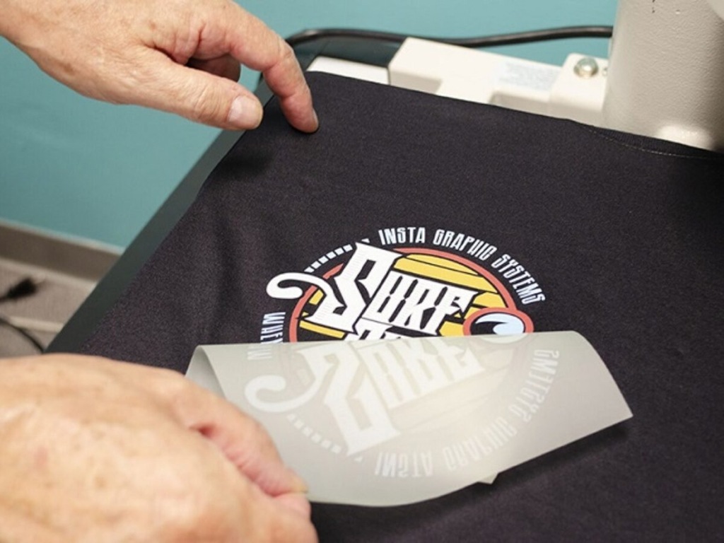 In PET có thể in trên nhiều chất liệu vải khác nhau và đảm bảo độ bền màu cao