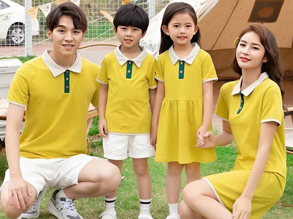 Áo gia đình 4 người tạo sự gắn kết và đồng điệu giữa các thành viên