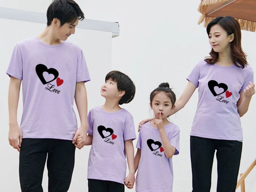 Quần đồng phục gia đình có thể linh hoạt kết hợp với nhiều kiểu áo