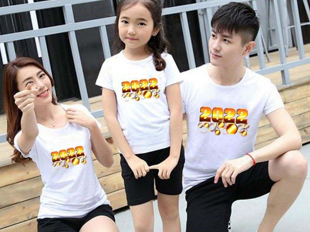 Cả nhà có thể cùng diện áo thun đơn giản với áo thun