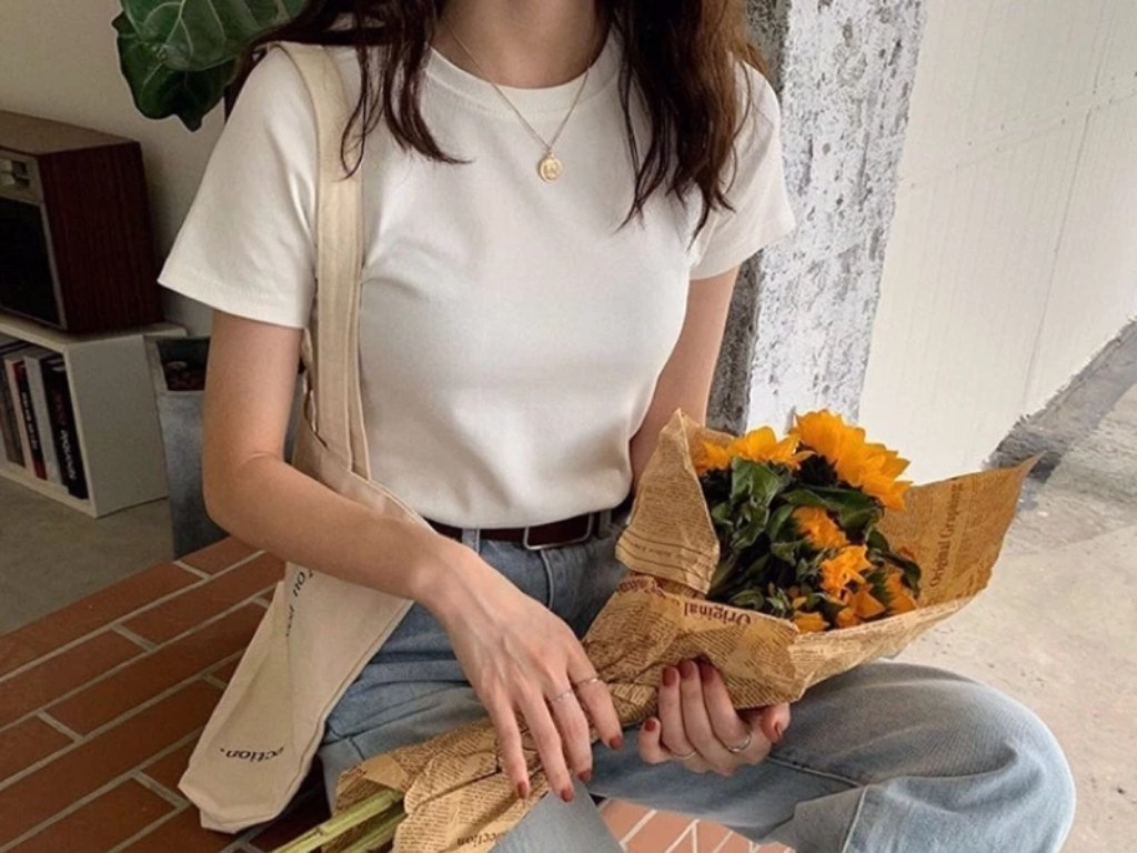 Một chiếc áo thun ưng ý giúp mang lại sự tự tin khi diện trang phụ vừa vặn