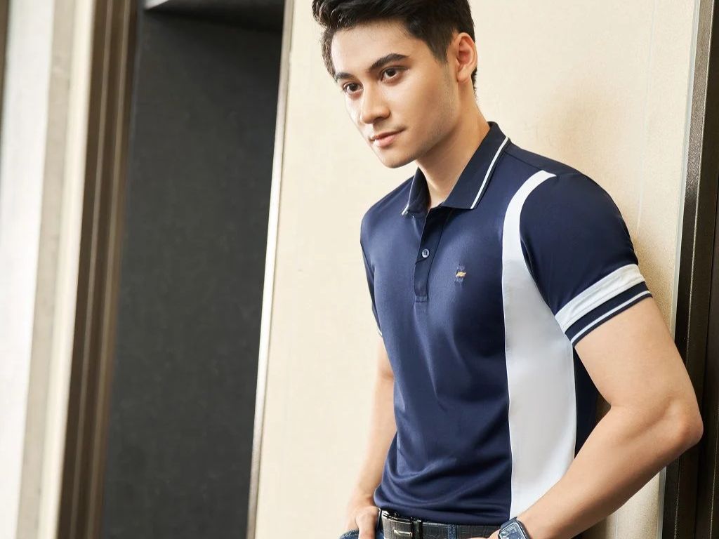 Bạn có thể dễ dàng thể hiện phong cách riêng khi thiết kế áo polo online