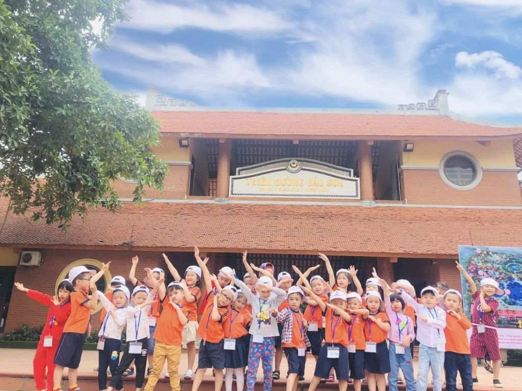 Web thiết kế áo giúp bạn thỏa sức chọn mẫu